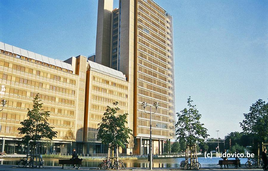 BERLIJN2000N073