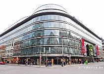 DU2016 DSC 4824-0483  Q207/Galeries Lafayette (arch. Jean Nouvel), een van de opmerkelijkste gebouwen in Berlijn (zeker aan de binnenkant)