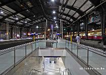 DU2016 P4499-P1250346  Bahnhof Friedrichstrasse, voor de val van de muur de labyrintische toegang tot Oost-Berlijn.