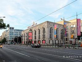 BERLIJN2022_FXTX5718 Friedrichstadtpalast, varietetheater