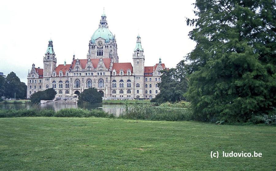 HANNOVER2000N008