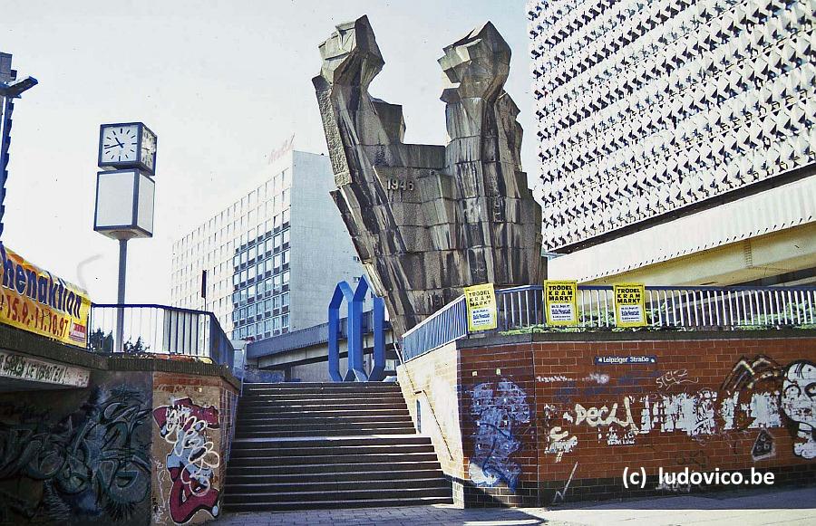HALLE1997N001