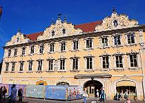 DU2016 DSC 0856-5891  Het Falkenhaus, benoemd naar de valk die de dakgevel siert