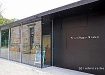 DU2016 DSC 4546-0166  Naast het woonhuis is een modern museum gebouwd, waar zich de kassa en garderobe bevinden, en dat voor tijdelijke tentoonstellingen gebruikt wordt.