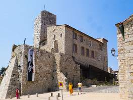 ANTIBES_P1470609 Picasso bracht aan het eind van z'n leven enkele creatieve jaren door in dit kasteel in Antibes.