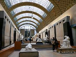 PARIJS2021_P8720783 Het Muse d'Orsay is een oud spoorwegstation dat in 1986 als kunstmuseum van de 19de eeuw is geopend, met de klemtoon op realisme, impressionisme en...