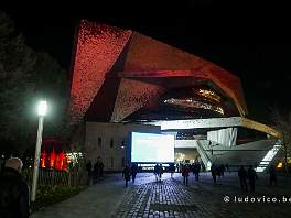 PARIJS2021_P8720756 De nieuwste concertzaal in Parijs, de Philharmonie, thuisbasis van het Orchestre de Paris, is ontworpen door Jean Nouvel. Over de buitenkant kan men van mening...