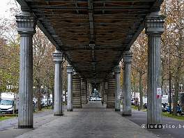 PARIJS2021_P8720770 Viaduct van de metro, boulevard Augsute Blanqui.