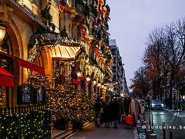 PARIS2022_P1090397 De Avenue Montaigne is de sjiekste (of chickste?) winkelstraat in Parijs - en dat wil wat zeggen. Hier vind je de hoofdwinkels van een groot aantal...
