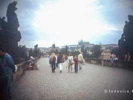 PRAAG1993N077