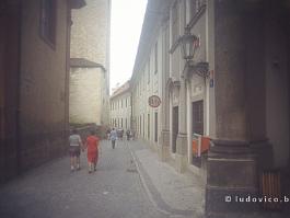 PRAAG1993N158