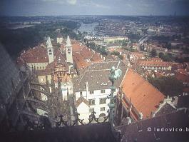 PRAAG1993N218