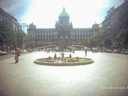 PRAAG1993N085