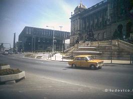 PRAAG1993N087