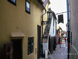 PRAAG1994N093