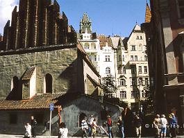 PRAAG1994N035