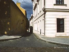 PRAAG1994N074