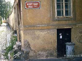 PRAAG1994N082