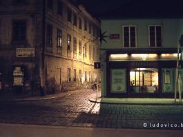 PRAAG1994N138