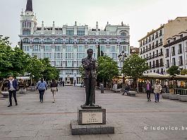 Spanje2022_P1400685 Standbeeld van Federico Garcia Lorca op de Plaza Santa Anna