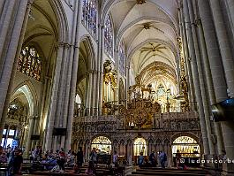 Spanje2022_FXTX3256 Wellicht de meest indrukwekkende kathedraal die je in Spanje kan bekijken - al zijn er nog een paar. Opvallend is het magnifieke altaarstuk, en de kunstwerken...