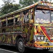 SRILANKA_P1057795 Op sommige (priv-)autobussen in Sri Lanka worden allerlei exuberante, psychedelisch ogende versieringen aangebracht (of is het reclame?)