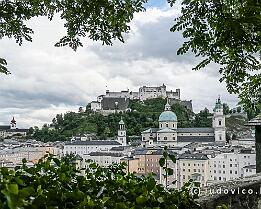 SALZBURG2025_P1059810 Salzburg, zicht vanaf het bastion
