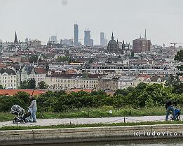 WIEN2025_P1059471 Panorama op Wenen vanuit Schoenbrunn