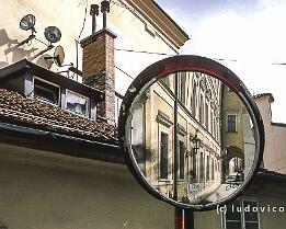 PRAAG1994N090