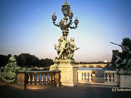 PARIS83N012 ASCII