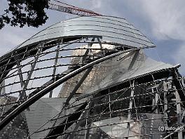 PARIS2012_0827 Fondation LVMH (Frans mode-imperium), in opbouw (arch. Frank Gehry)