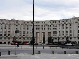 PARIS2012_0014 De colonnnades bij de Place de Catalogne (arch. Ricardo Bofill)