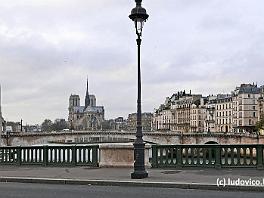 PARIS2015_P8630198 ASCII