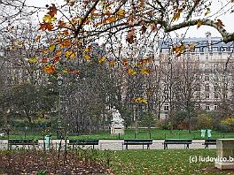 PARIS2017_P1020246 ASCII