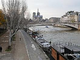 PARIS2017_P1010690 ASCII